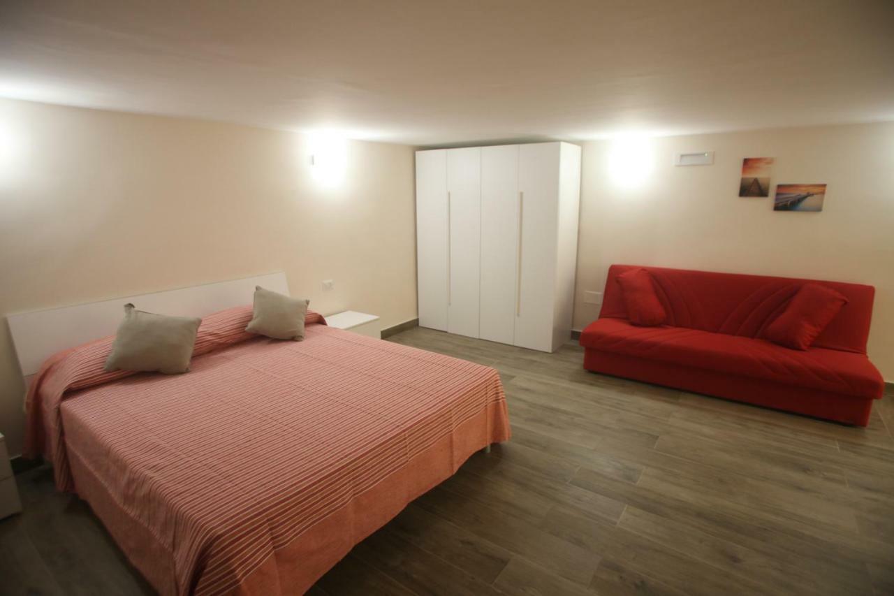 Bed and Breakfast Garibaldi Station 2Punto0 Neapel Exterior foto