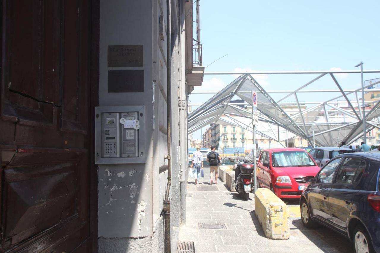 Bed and Breakfast Garibaldi Station 2Punto0 Neapel Exterior foto