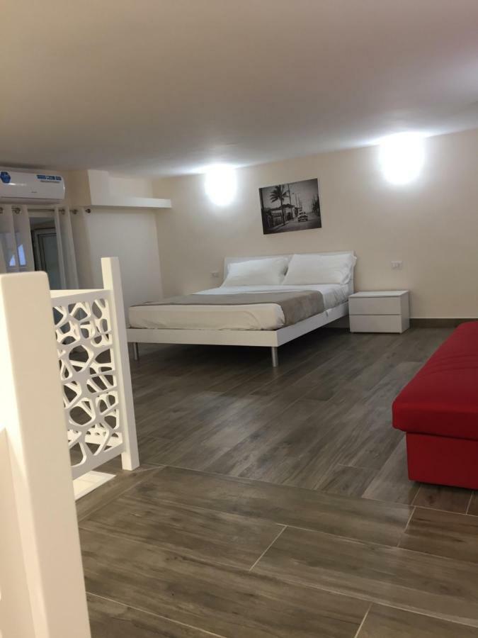 Bed and Breakfast Garibaldi Station 2Punto0 Neapel Exterior foto