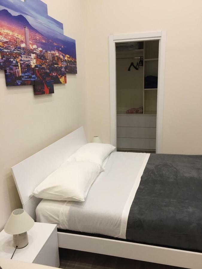 Bed and Breakfast Garibaldi Station 2Punto0 Neapel Exterior foto